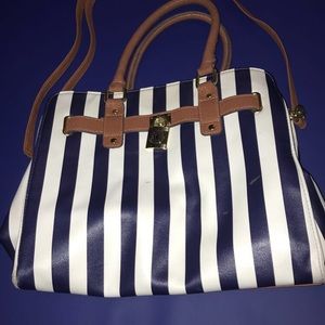 Blue and white striped purse!!